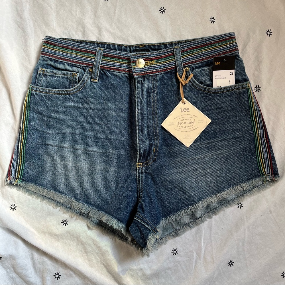 🆕 Lee Rainbow Stitching Cutoff Denim Shorts